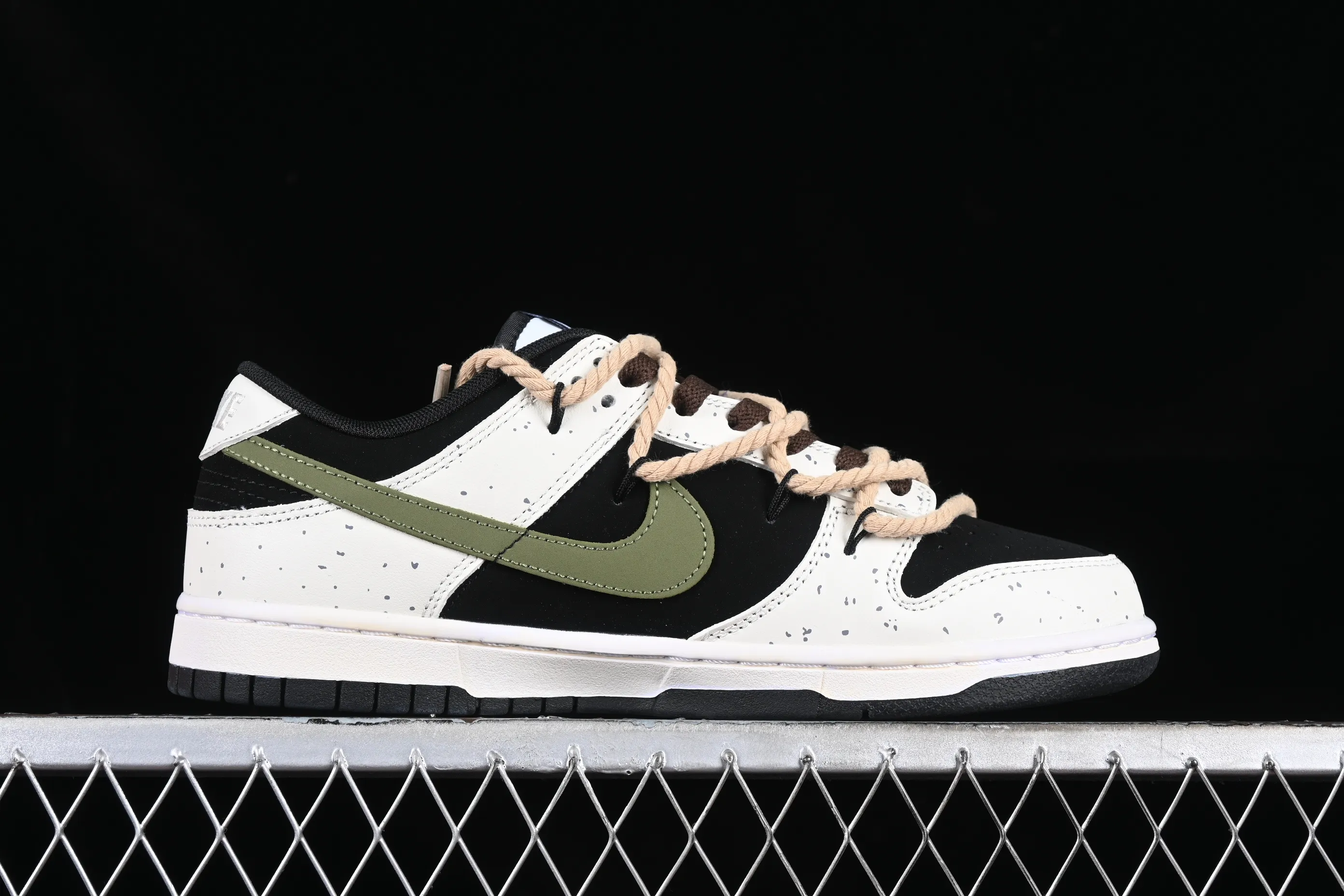 All categories Nk SB Dunk series Nk SB Dunk Low low-top sneakers Nk Dunk Low Little Red Panda Chinese style deconstructed hemp rope SB retro old low-top casual sneakers DD1391-100